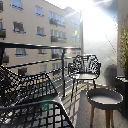 Luxe I 2 Slaapkamers I 2 X Dubbel Bed I 75m Het I Nieuwpoort-bad Appartement *